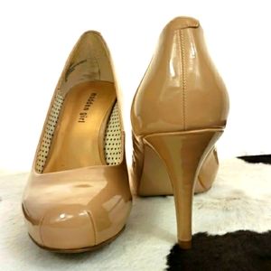 Madden Girl, Size 9.5, Patent Platform Heels, Nude.